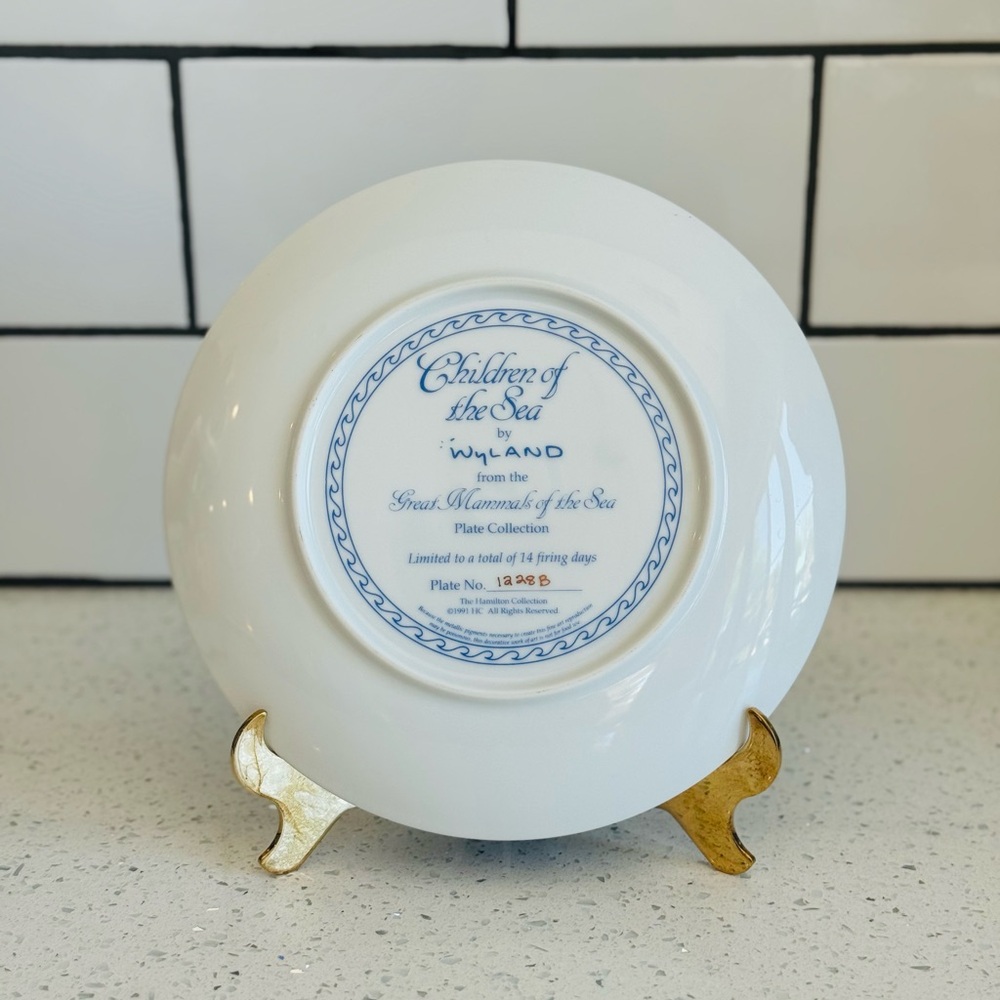 Set of 3 Wyland “Great Mammals of the Sea” Plates - Picture 2 of 9